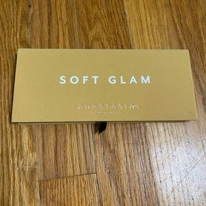 ABH Soft Glam eyeshadow palette
